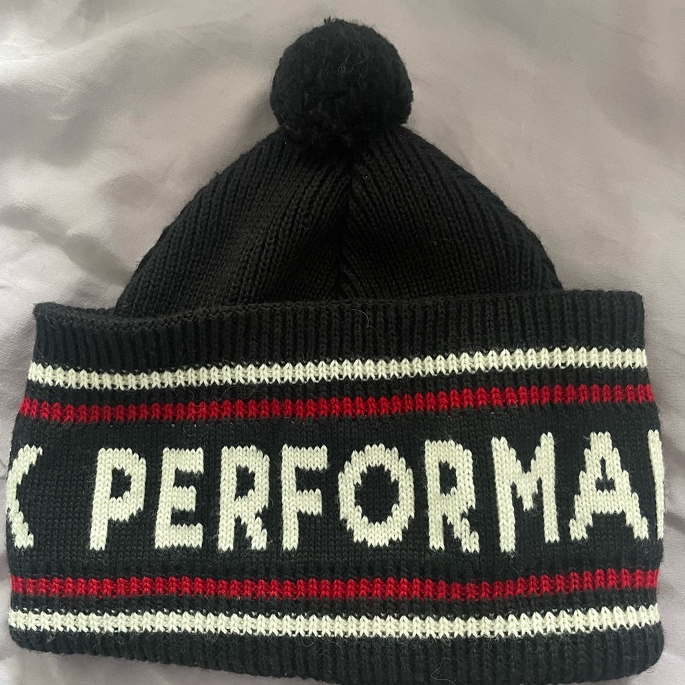 Peak Performance beanie
